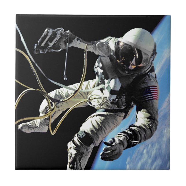 Foto do primeiro passeio espacial do astronauta am (Frente)