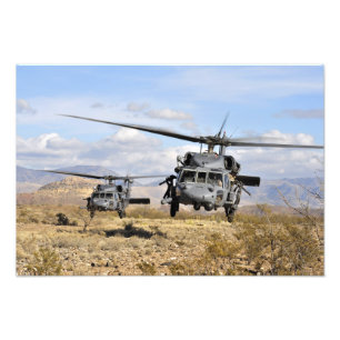 Foto Dois helicópteros de HH-60 Pavehawk que
