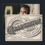 Foto dos Convites à Festa de formatura de Vintage<br><div class="desc">Foto de Convites de Festa de formatura Vintage Suprema. Estilo retrorclássico tridimensional desenhado à mão,  ilustração tipográfica do século 19. Insira sua própria foto no verso ou deixe-a vazio com o gráfico de textura de papel retrô-vintage</div>