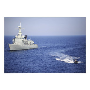 Foto Equipe de marinho portuguesa num barco insuflável