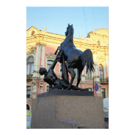 Foto Esculpem a ponte de Anichkov na Rua. Petersburgo