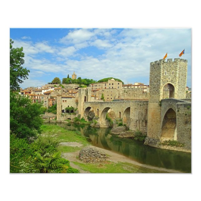Foto Espanha de Besalú na aldeia medieval (Frente)