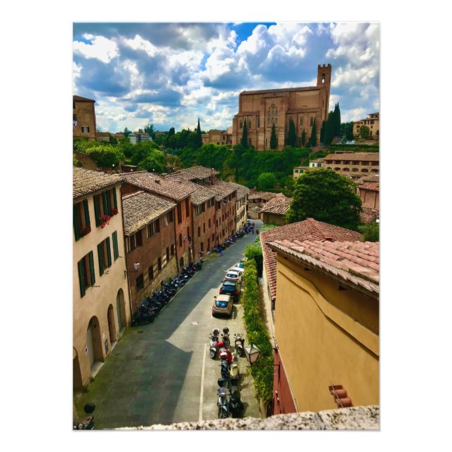 Foto Estrada para o Duomo em Siena, Itália (Frente)