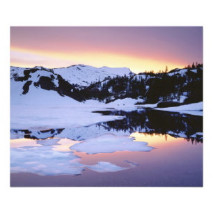 Foto EUA, Califórnia, Montanhas de Sierra Nevada. O