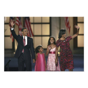 Foto Família de Barak Obama acena na última noite de