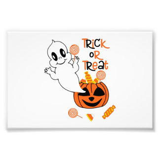 Foto Fantasma fofo com doces de Halloween