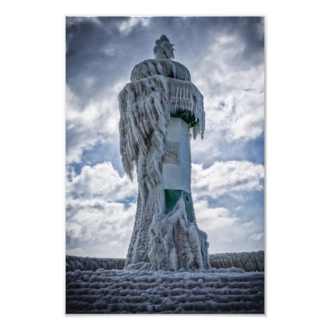 Foto Farol congelado em terra do mar Báltico (Frente)