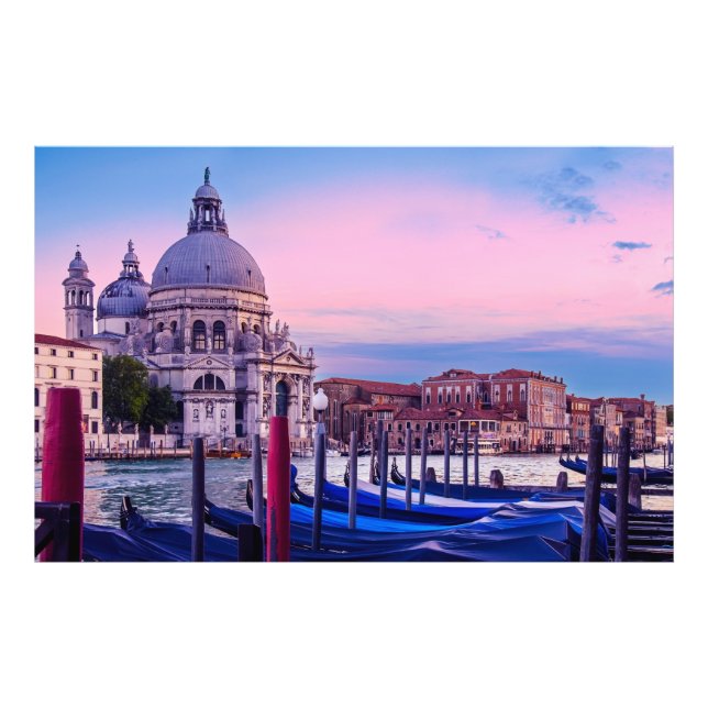 Foto Grande Canal com gondolas e igreja em Veneza (Frente)