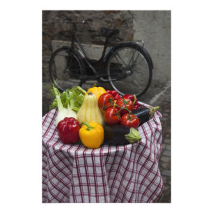 Foto Itália, Província de Brescia, Gargnano. Mesa com