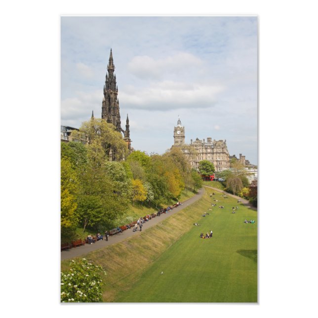 Foto Jardins da rua Princesa, Edimburgo, Escócia (Frente)