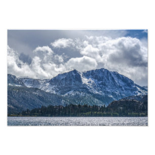 Foto Lago June e Carson Peak com tempestade se aproxima