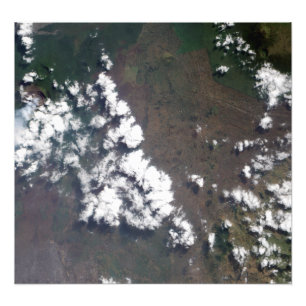 Foto Levantamento de plumas do vulcão Nyiragongo na RDC