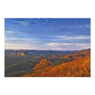 Foto Looking Glass Rock ao nascer do sol em Pisgah