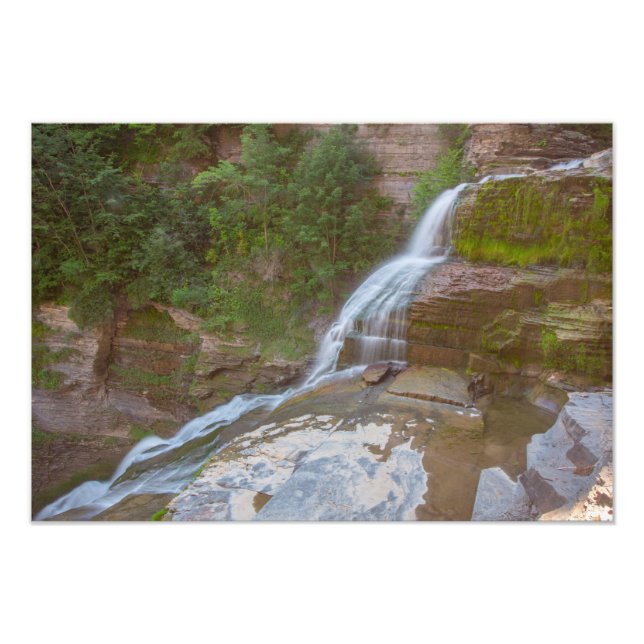 Foto Lucifer Falls, Robert H. Treman, Parque Estadual,  (Frente)
