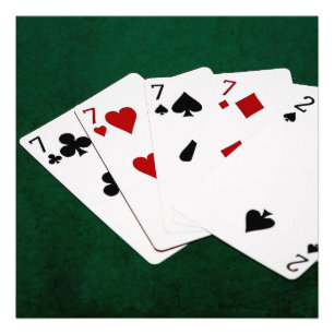 Foto Mãos Poker - Quatro De Um Tipo - Sete E Dois