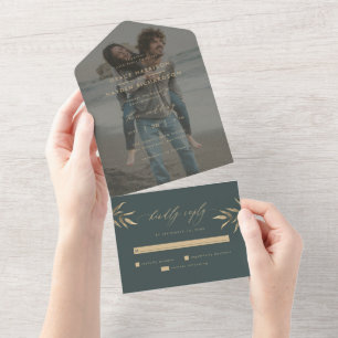 Foto minimalista de casamento entre Teal e Sepia