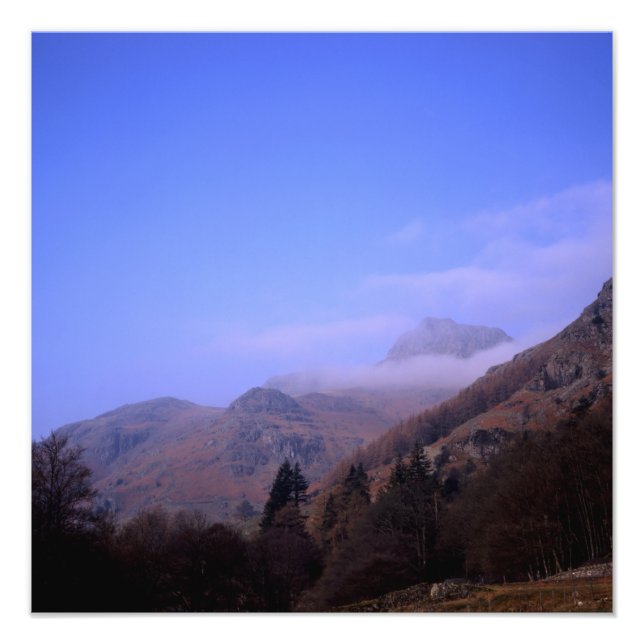Foto Mist The Langdale Pikes Lake District England (Frente)