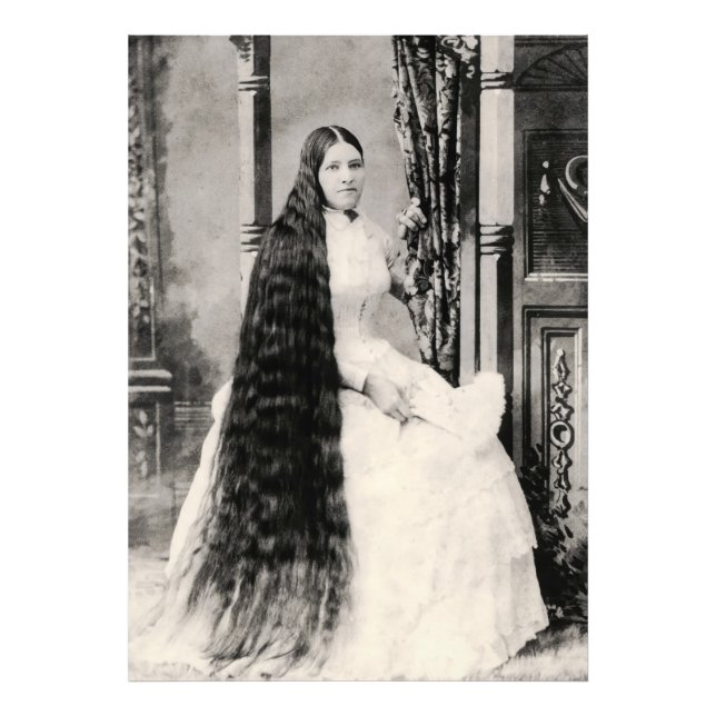 Foto Mulher Vitoriana de Cabelo Comprido (Frente)
