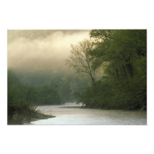 Foto Nascer do sol através do nevoeiro visto do Red Bl