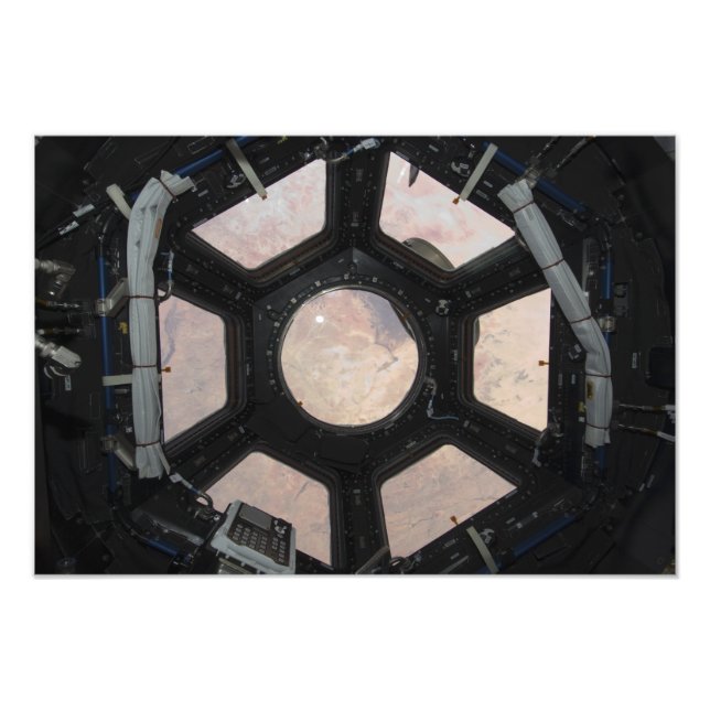 Foto O deserto do Sara visível através das janelas (Frente)