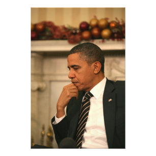 Foto O presidente Barack Obama reflete enquanto se