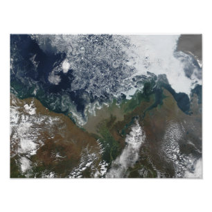 Foto O Rio Mackenzie esvazia na baía de Mackenzie