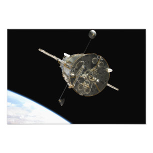 Foto O telescópio espacial de Hubble na órbita acima 