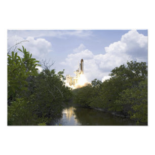 Foto O vaivém espacial Atlantis tira 2