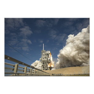 Foto O vaivém espacial Atlantis tira 6