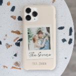 Foto Personalizada Data do Casal Recém-Casados Fam<br><div class="desc">Este é um Estojo de iPhone com Foto Personalizada Data do Casal Recém-Casados Família!</div>