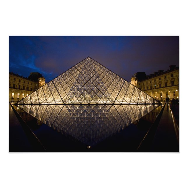 Foto Pirâmide Louvre, do arquiteto I.M. Pei, (Frente)