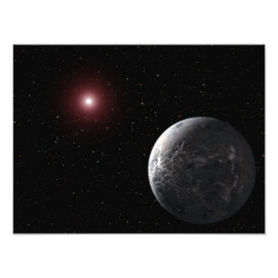 Foto Planeta gelado/rochoso orbitando uma estrela escur
