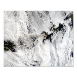 Foto Pluma do vulcão Okmok, Ilhas Aleutas