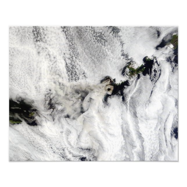 Foto Pluma do vulcão Okmok, Ilhas Aleutas (Frente)