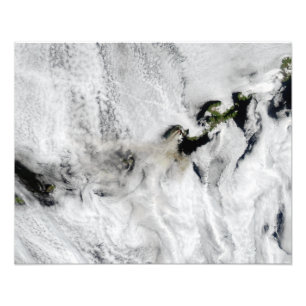 Foto Pluma do vulcão Okmok, Ilhas Aleutas 2