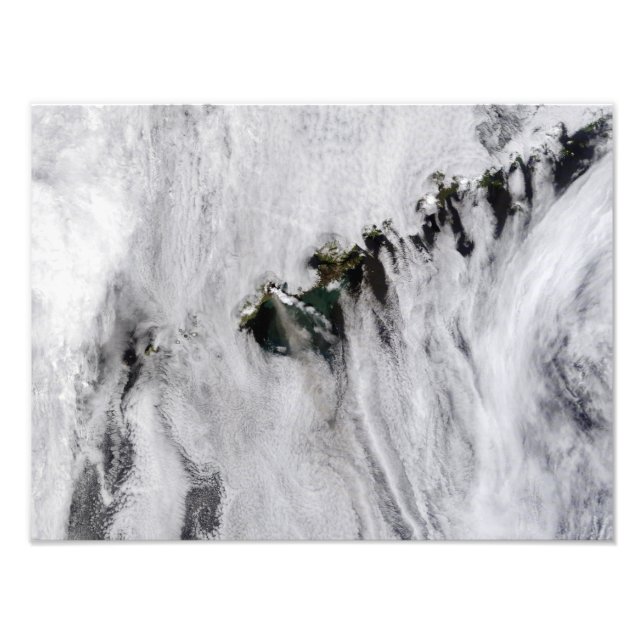 Foto Plumas do vulcão Okmok, Ilhas Aleutas (Frente)