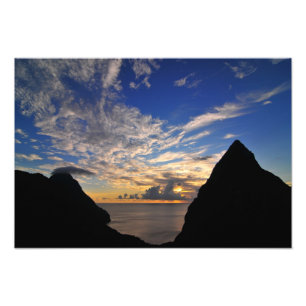 Foto Por do sol sobre os Pitons