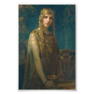 Foto Princesa Helen Vestindo uma Coroa