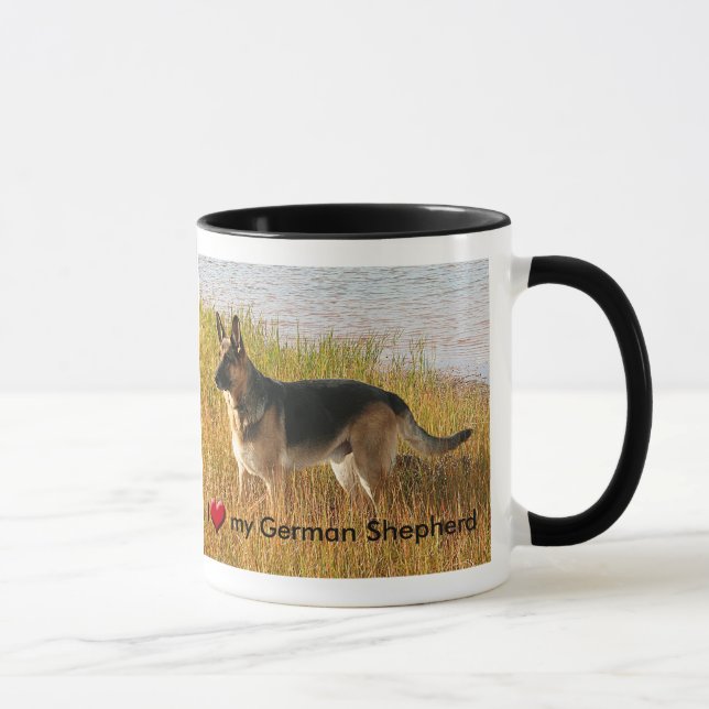 Foto produzida pura do german shepherd na caneca (Direita)
