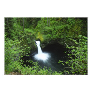 Foto Punchbowl Falls no Eagle Creek, Rio Columbia