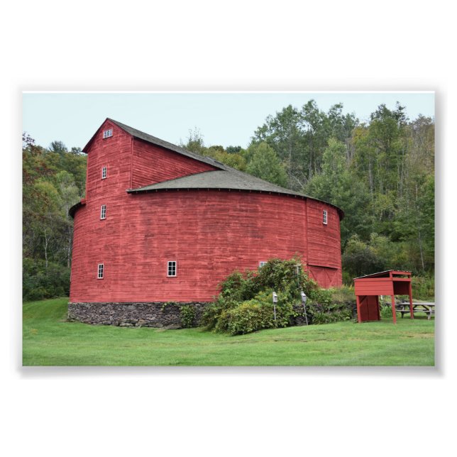 Foto Red Round Barn, Halcottsville, Nova Iorque (Frente)