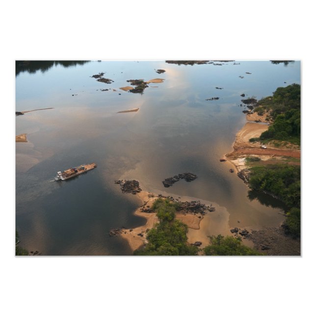 Foto Rio Essequibo, o mais longo rio da Guiana, e (Frente)