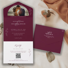 Foto Romântica de Casamento Dark & Moody Burgundy