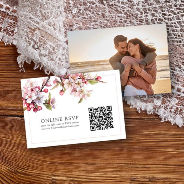 Foto: RSVP Online Código QR Casamento de Cherry Bl (Online RSVP qr code card with photo from the Cherry Blossom Wedding Collection by Darling & May)