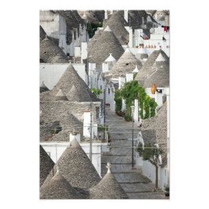 Foto Rua com as casas do trulli em Alberobello, Puglia