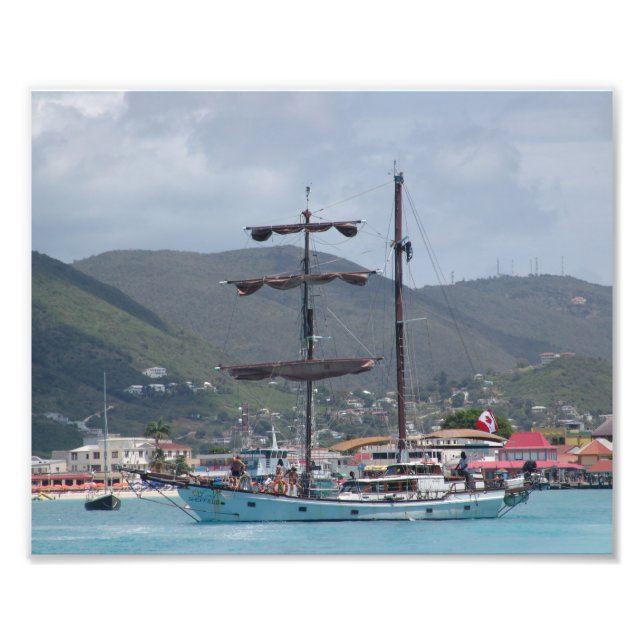Foto Rua, Thomas com Barco Alto, parece pirata (Frente)