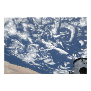 Foto Ruas de vortex da nuvem fora da costa