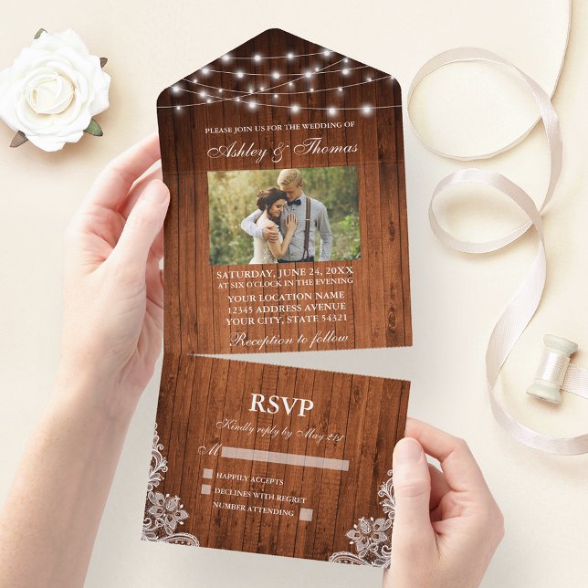 Foto Rústica De Corda De Madeira De Casamento Lanç (All In One Wedding Invitation with tear off RSVP Card)