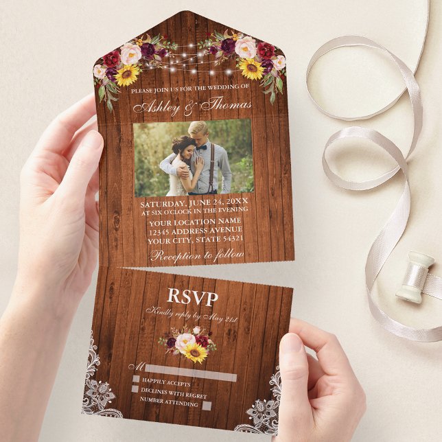 Foto Rústica De Luzes Florais De Madeira (All In One Wedding Invitation with tear off RSVP Card)