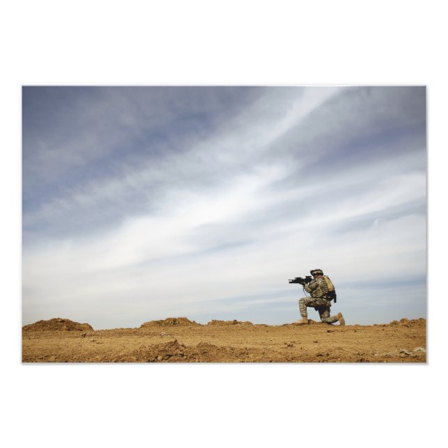 Foto Sargento fornece segurança (Frente)